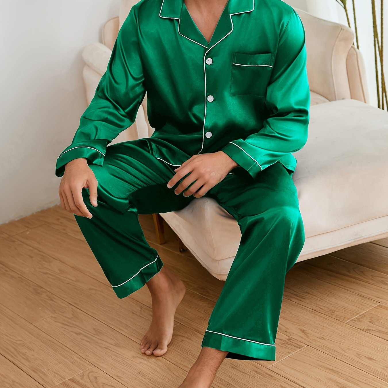 Long pyjama vert en soie pour homme