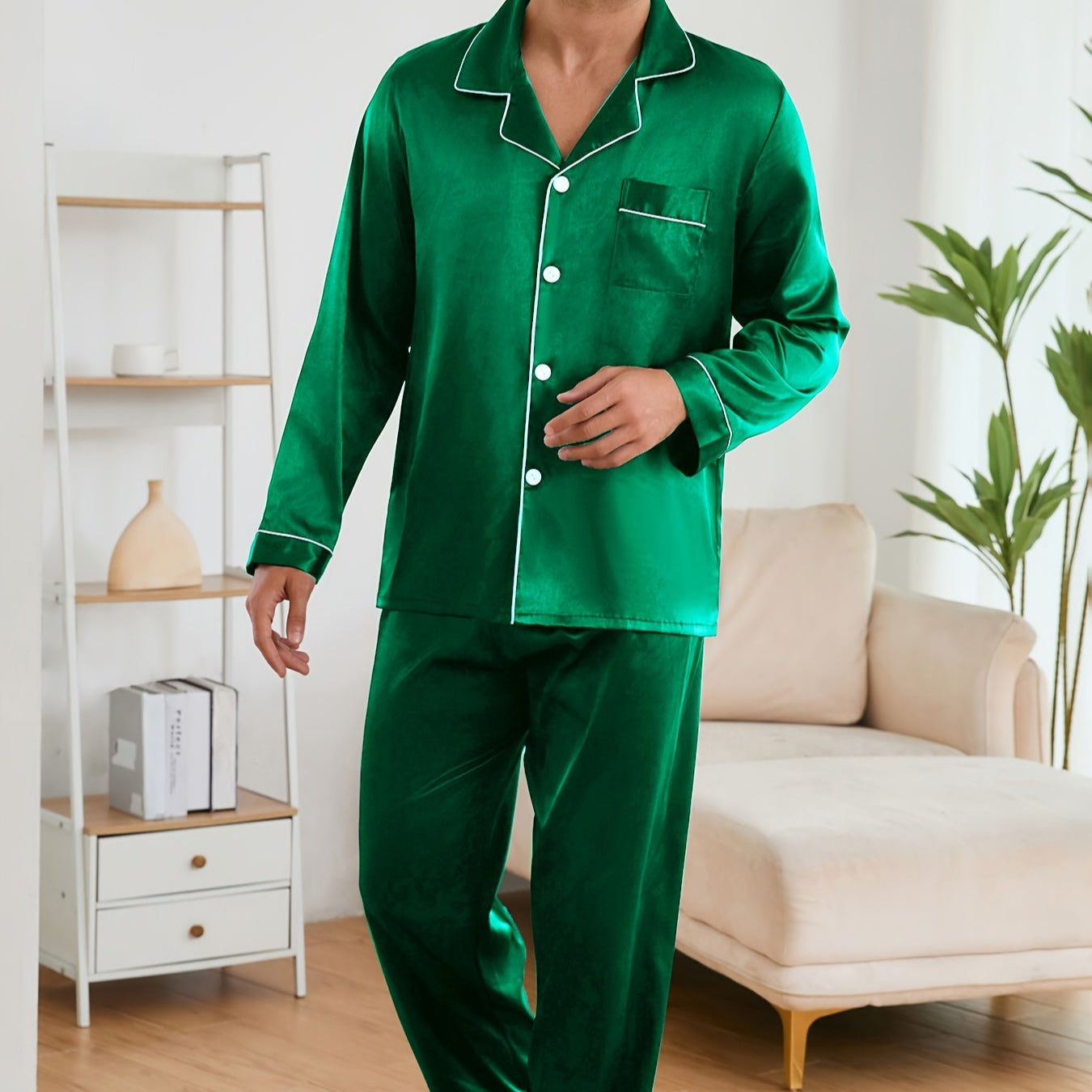 Long pyjama vert en soie pour homme
