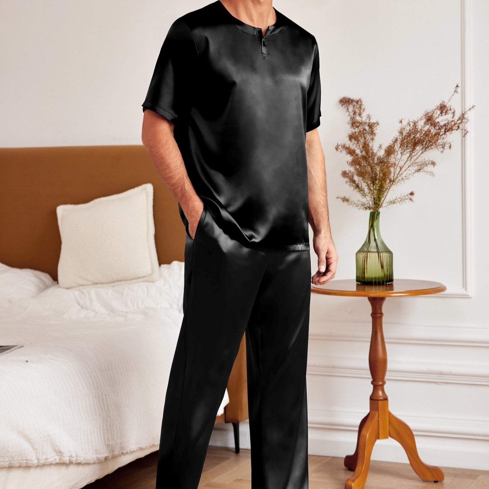 Pyjama noir en soie pour homme