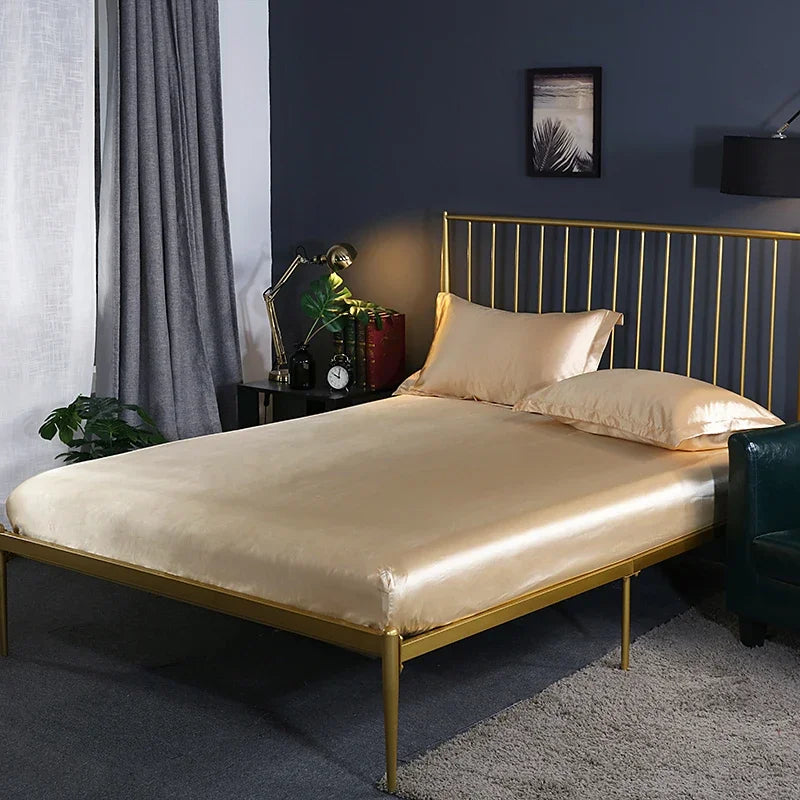 Housse de lit en satin